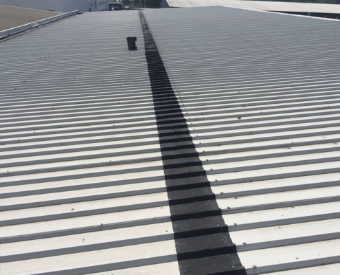 Sealing roofing leakage